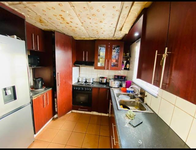 2 BEDROOM HOUSE FOR SALE IN KATLEHONG SOUTH